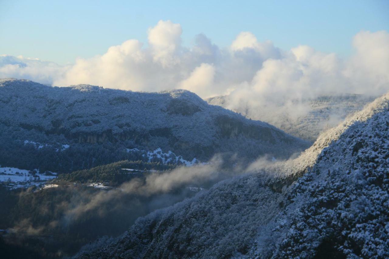 Au Coeur Du Lapidaire Septmoncel-Les-Molunes Kültér fotó
